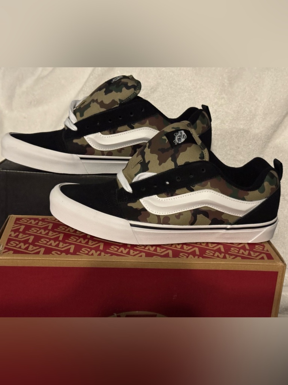 Vans Men’s Old Skool Camo Sneakers in Green/Black - Picture 2 of 4